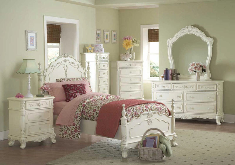 Cinderella Queen Poster Bed in Antique White 1386NW-1*