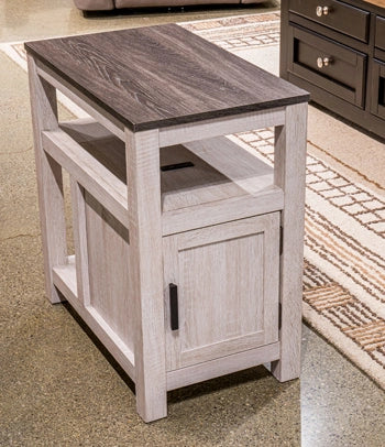 Fendenmore Chairside End Table