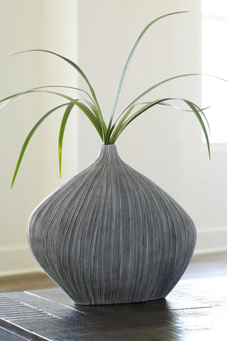 Donya Vase image