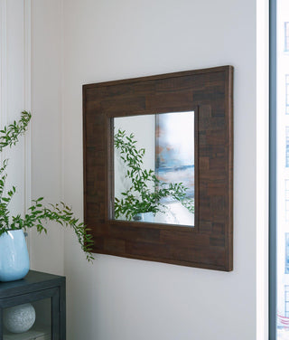 Hensington Accent Mirror image