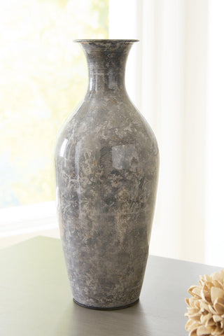 Brockwich Vase image