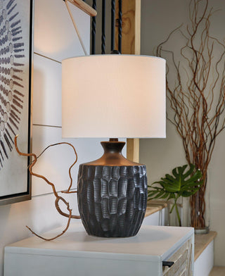 Ellisley Lamp Set image