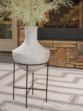 Estonbank Vase image